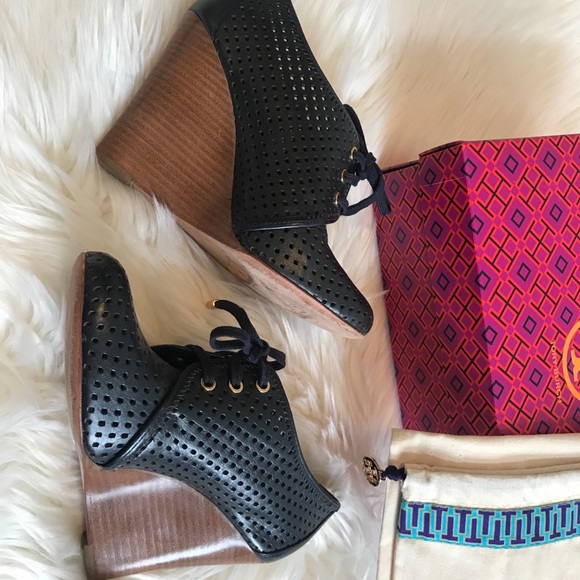 Tory Burch Booties Size 7 - Picture 7 of 9